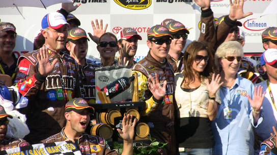 nascar08 03 544x306 Kyle Busch, Samantha Sarcinella and #18 crew in NASCAR Victory Lane at Infineon Raceway 2008