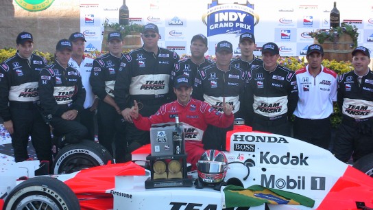 helio castroneves victory sonoma 544x306 Helio Castroneves and Crew in Infineon Raceway Victory Lane