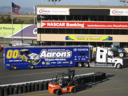 david reutiman 00 nascar hauler 544x408 David Reutimann 2009 NASCAR Hauler