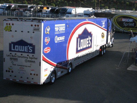 jimmie johnson 48 nascar hauler 544x408 Jimmie Johnson 2009 NASCAR Hauler